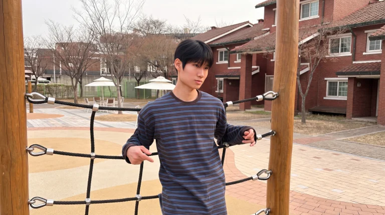 DAYSTAND 네이비 스트라이프 오버핏 롱슬리브 대표 이미지