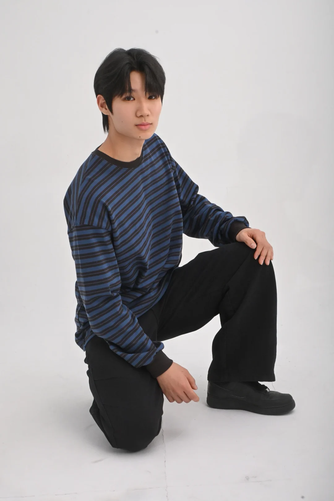 DAYSTAND 네이비 스트라이프 오버핏 롱슬리브 추가 이미지 14