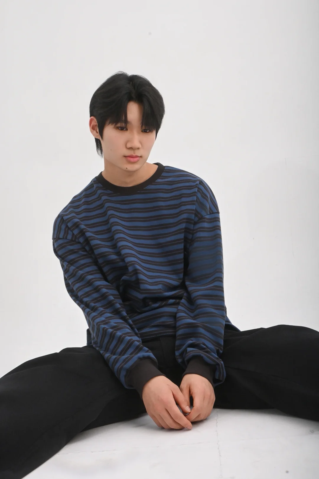 DAYSTAND 네이비 스트라이프 오버핏 롱슬리브 추가 이미지 15