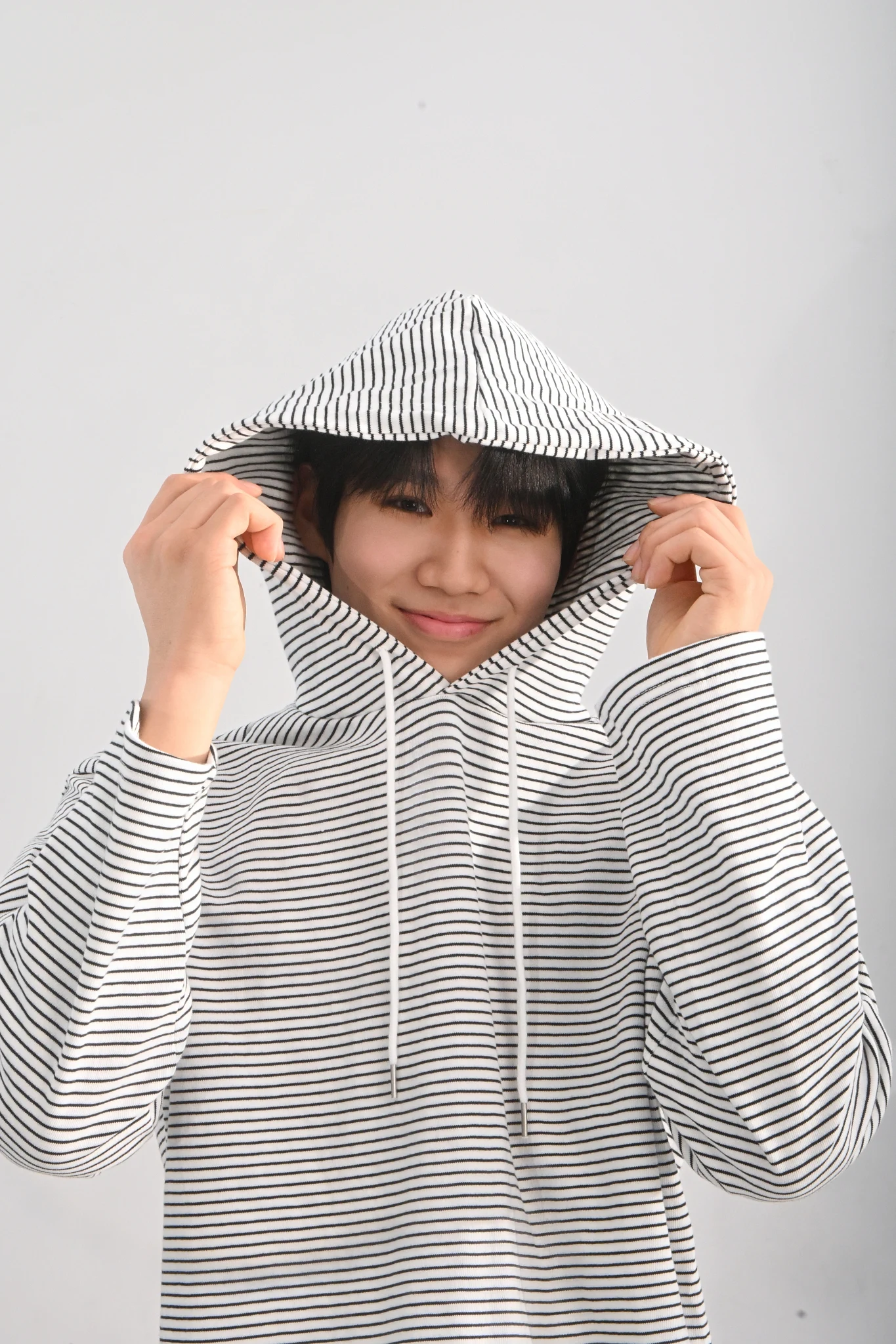 DAYSTAND 슬림 스트라이프 루즈 후드 티셔츠 추가 이미지 12