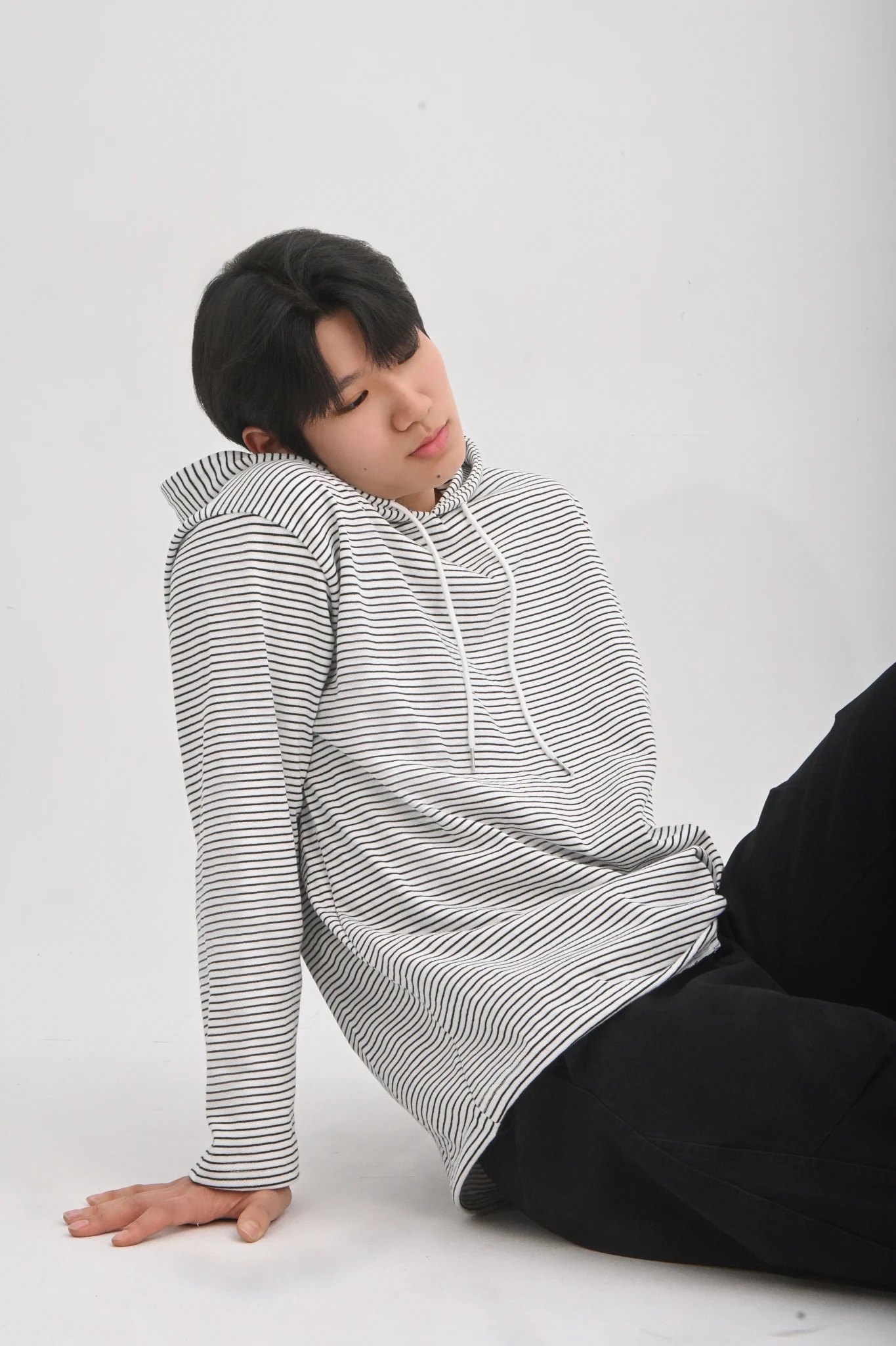 DAYSTAND 슬림 스트라이프 루즈 후드 티셔츠 추가 이미지 13