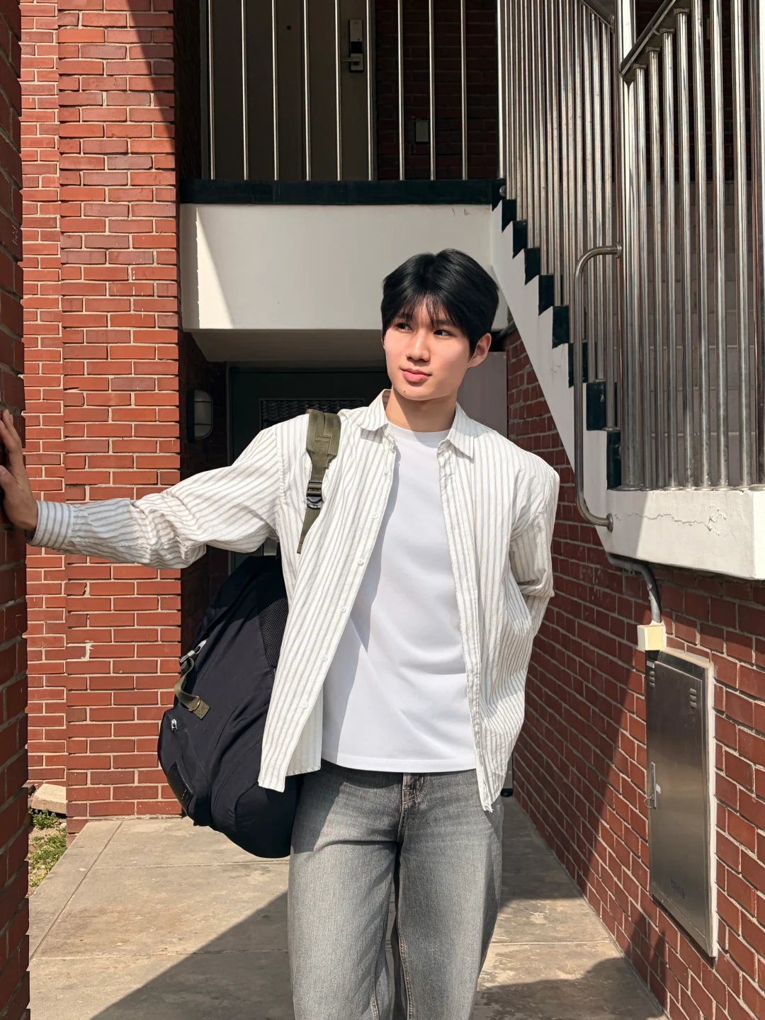 DAYSTAND 파인 스트라이프 데일리 루즈핏 셔츠 추가 이미지 6