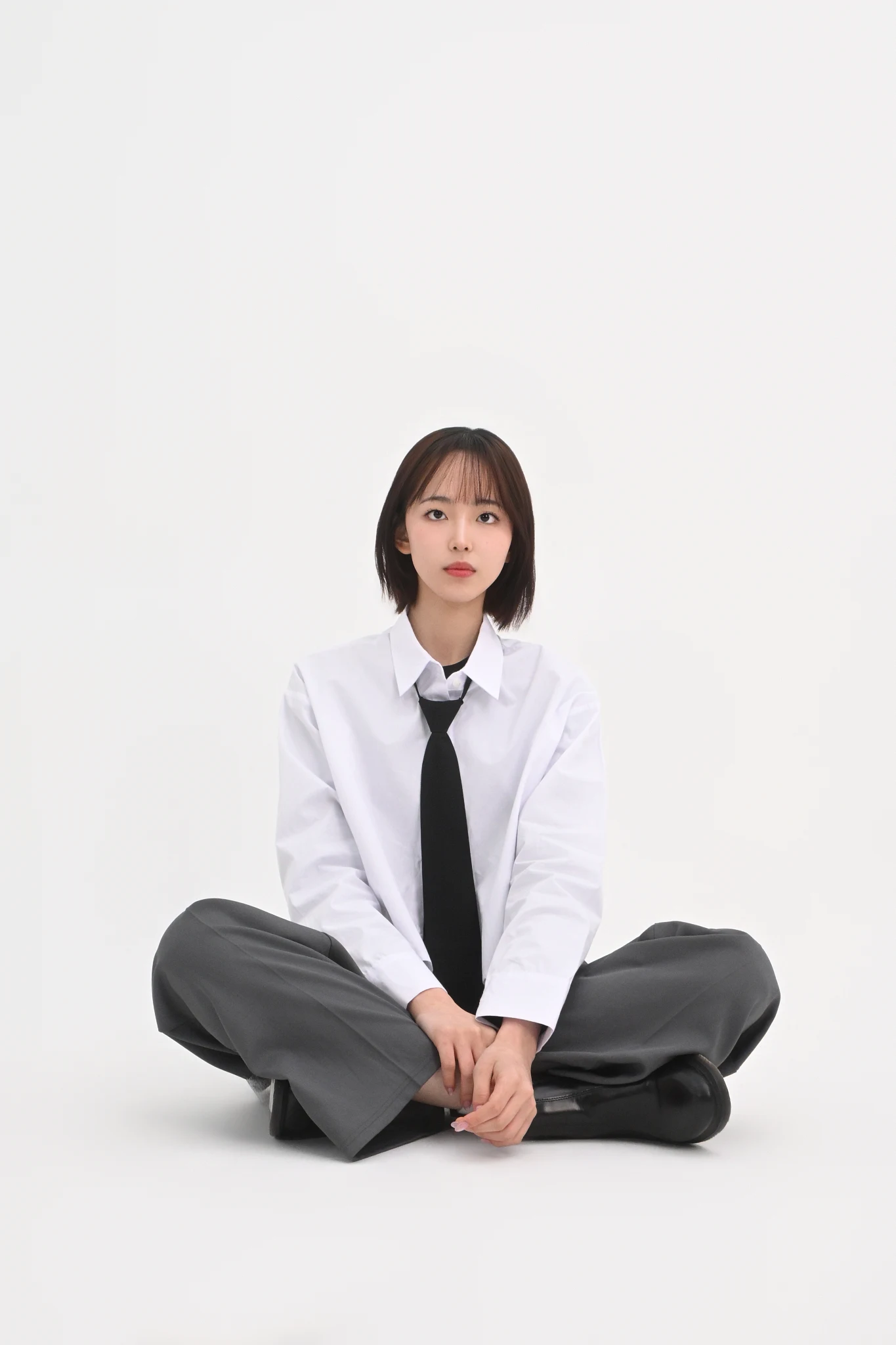 DAYSTAND 화이트 백 슬릿 크롭 셔츠 추가 이미지 4