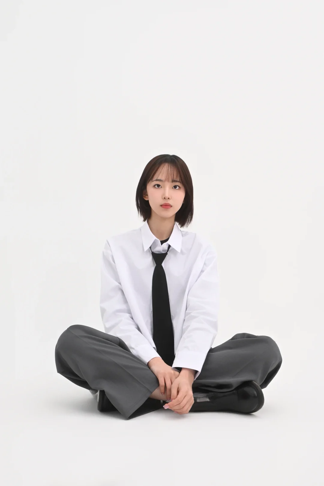 DAYSTAND 화이트 백 슬릿 크롭 셔츠 추가 이미지 4