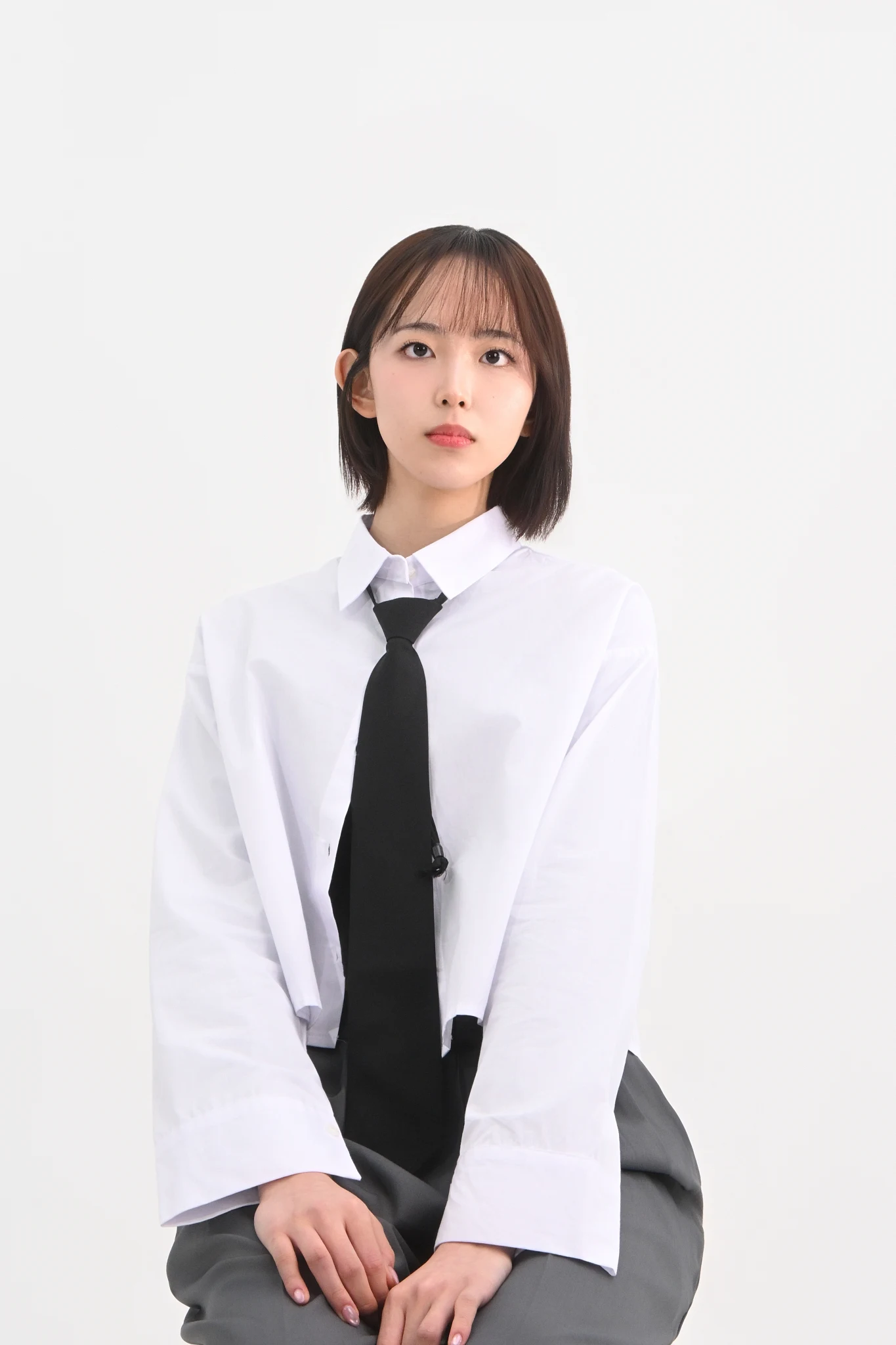 DAYSTAND 화이트 백 슬릿 크롭 셔츠 추가 이미지 5