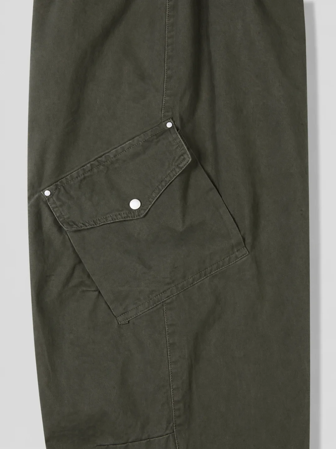 DAYSTAND 카키 스트랩 카고 벌룬 팬츠 추가 이미지 10