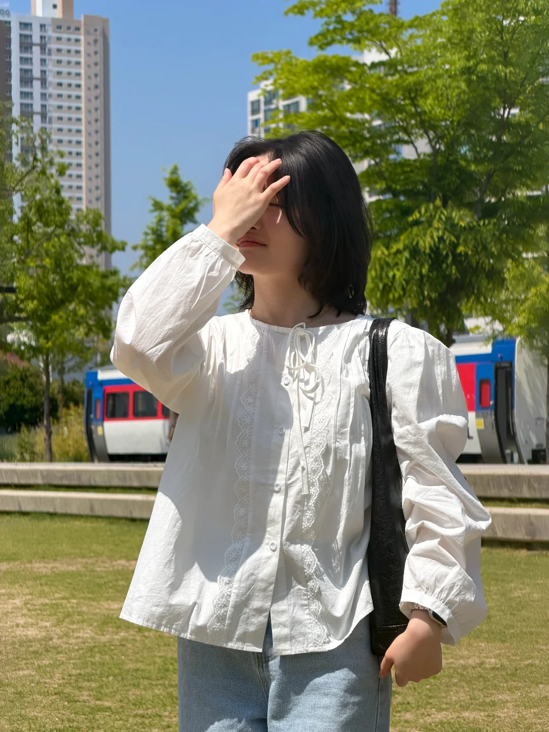 DAYSTAND 메로우 핀턱 리본 블라우스 추가 이미지 7