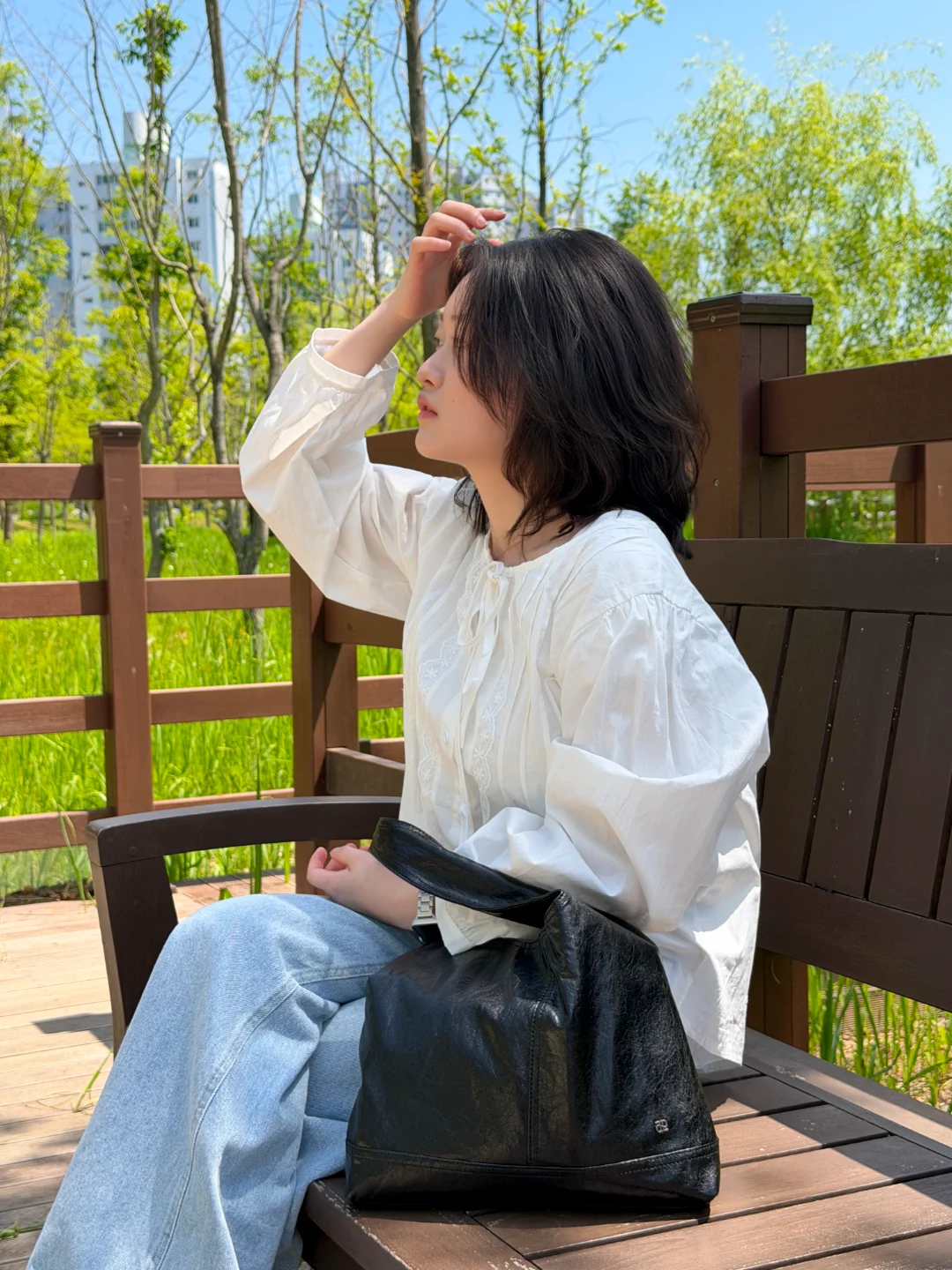 DAYSTAND 메로우 핀턱 리본 블라우스 추가 이미지 15