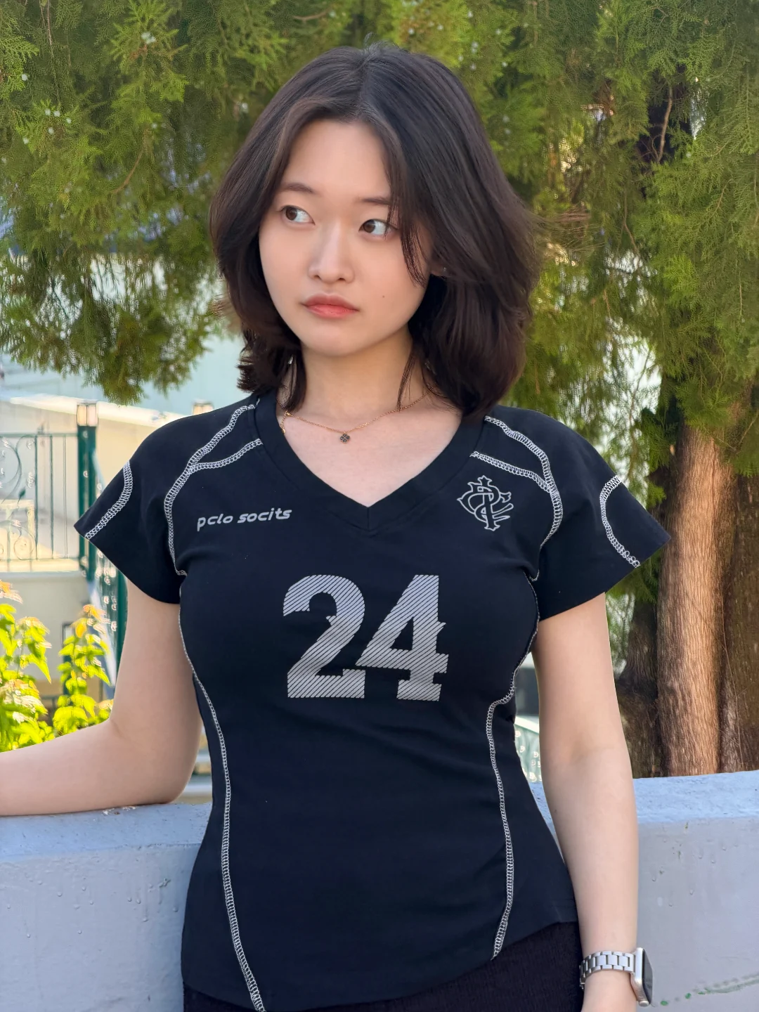 DAYSTAND 24 배색 브이넥 크롭 티 추가 이미지 12