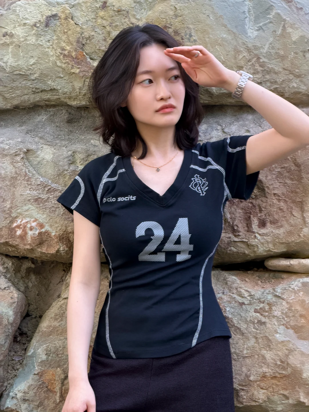 DAYSTAND 24 배색 브이넥 크롭 티 추가 이미지 19