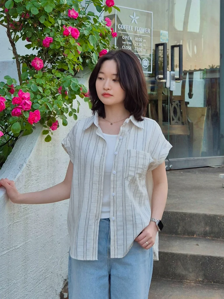 DAYSTAND 콘트라스트 라인 하프 셔츠 대표 이미지